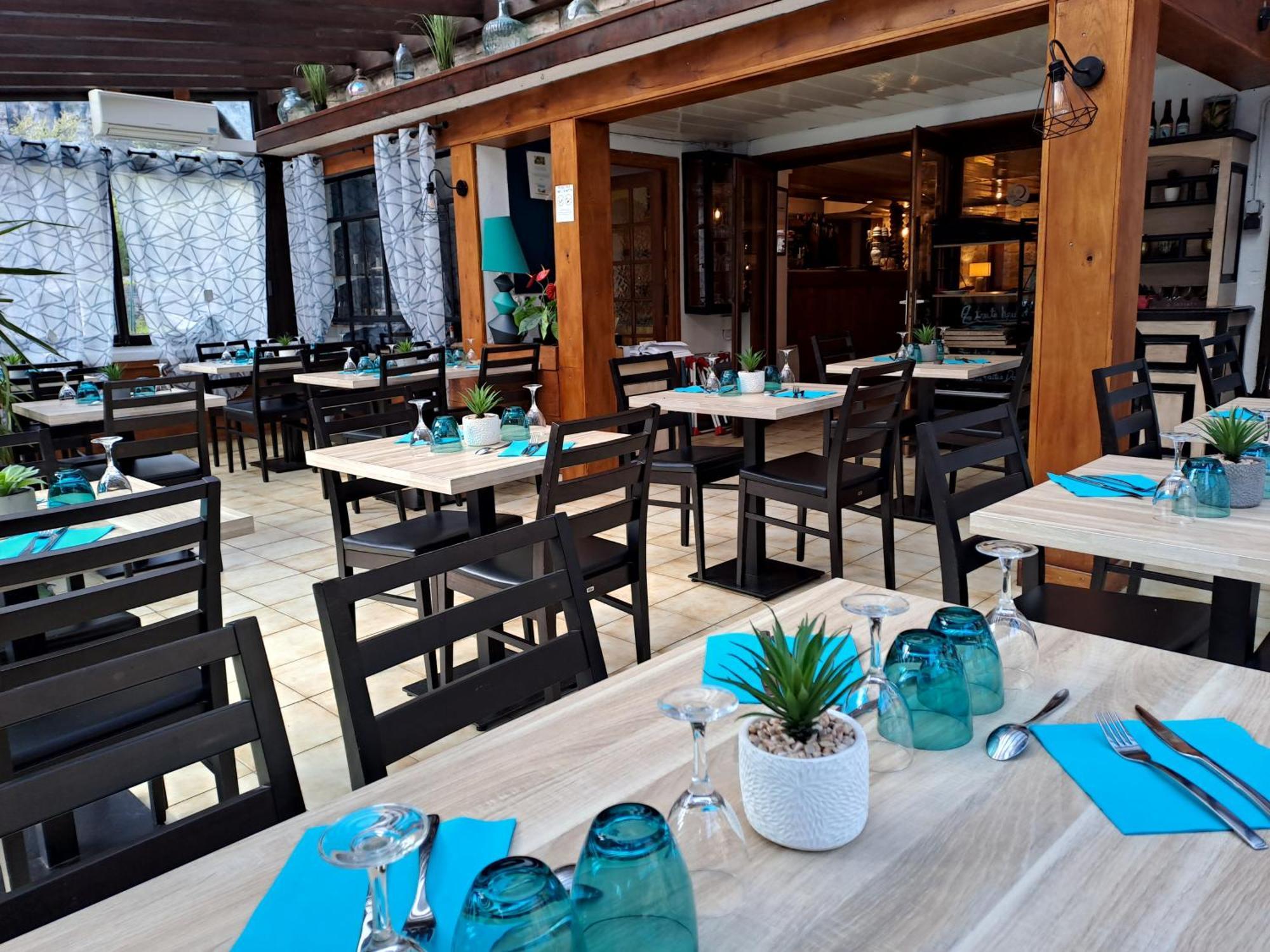 Logis Hotel Restaurant Auberge De La Cascade サン・テニミー エクステリア 写真