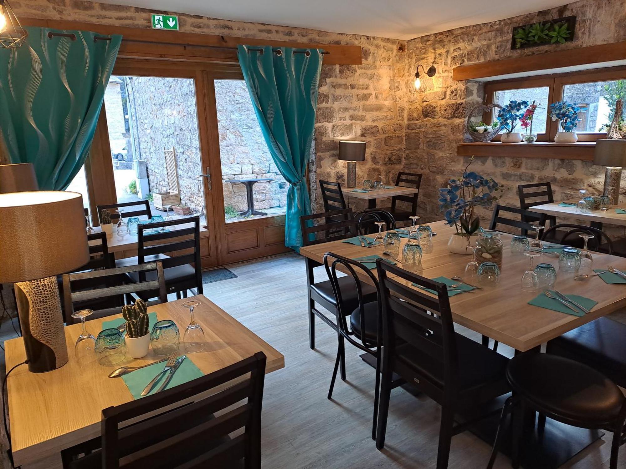 Logis Hotel Restaurant Auberge De La Cascade サン・テニミー エクステリア 写真