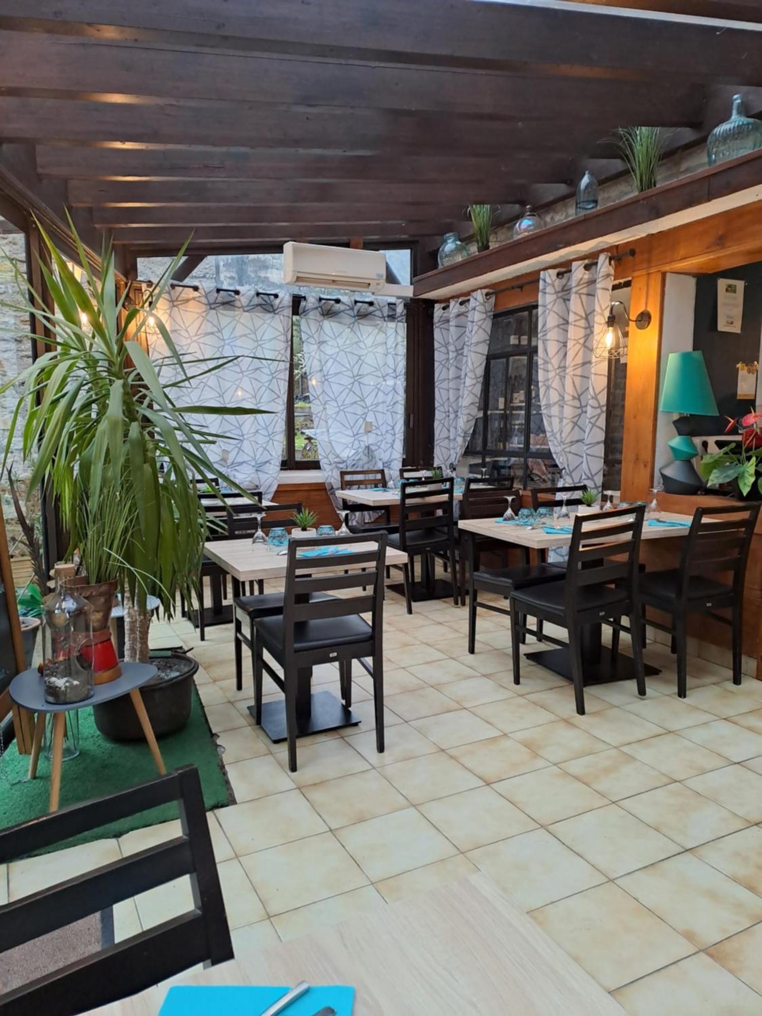 Logis Hotel Restaurant Auberge De La Cascade サン・テニミー エクステリア 写真