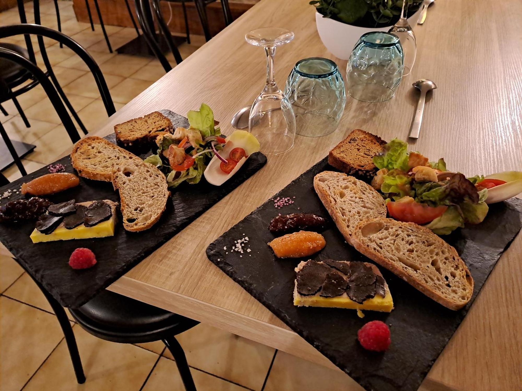 Logis Hotel Restaurant Auberge De La Cascade サン・テニミー エクステリア 写真