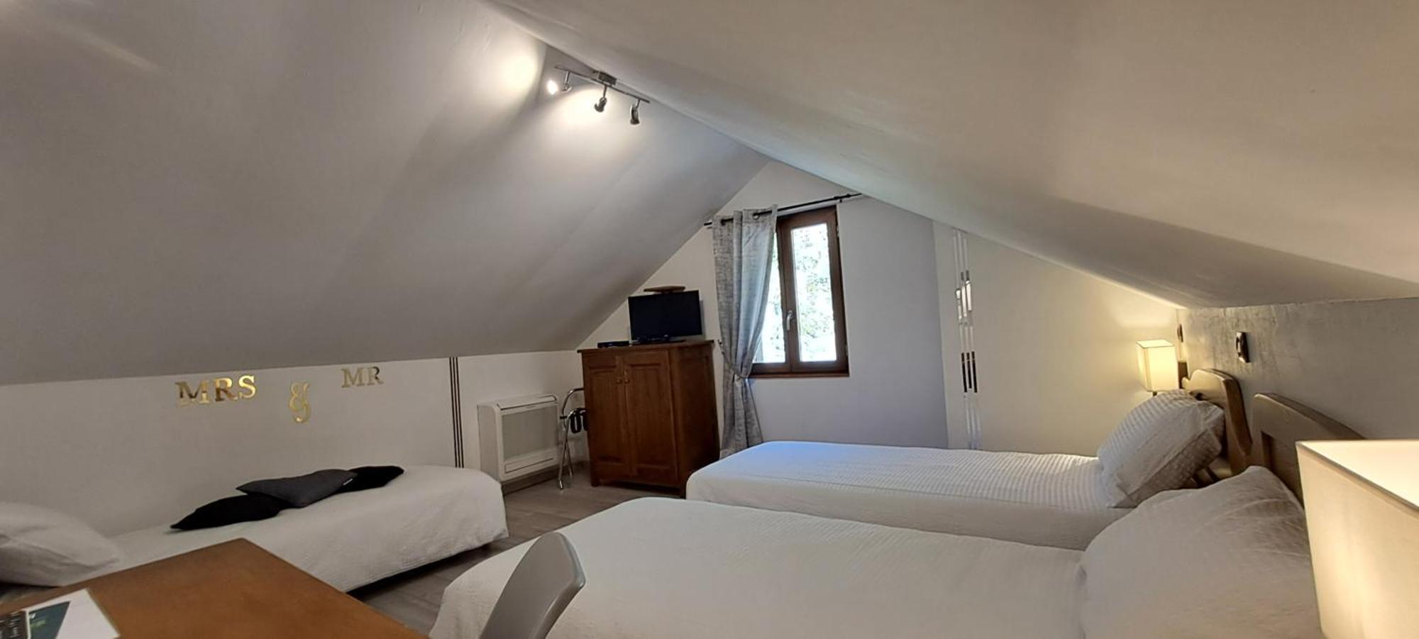 Logis Hotel Restaurant Auberge De La Cascade サン・テニミー エクステリア 写真
